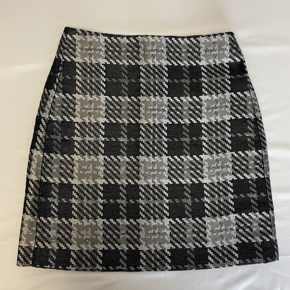 LOFT Black and White Mini Skirt  SIZE 0